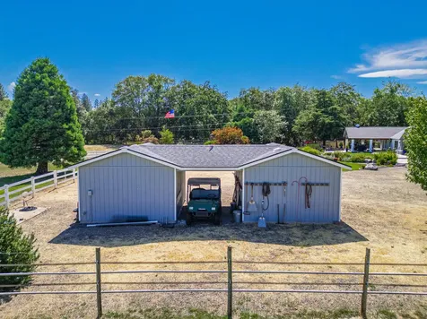 700 Rogue Wood Drive White City OR 97503