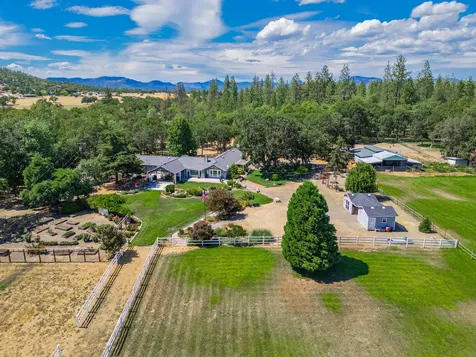 700 Rogue Wood Drive White City OR 97503
