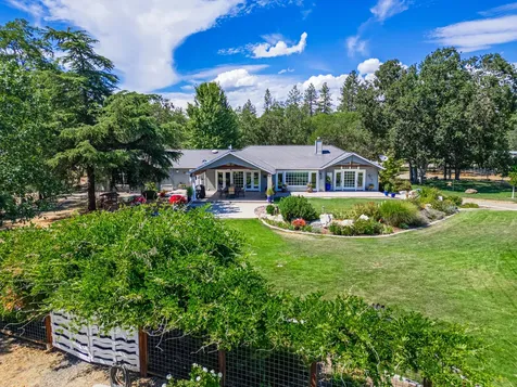 700 Rogue Wood Drive White City OR 97503