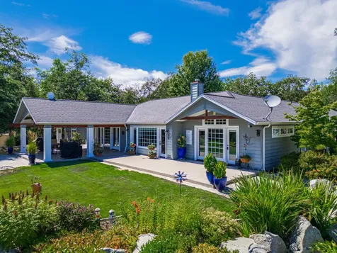 700 Rogue Wood Drive White City OR 97503