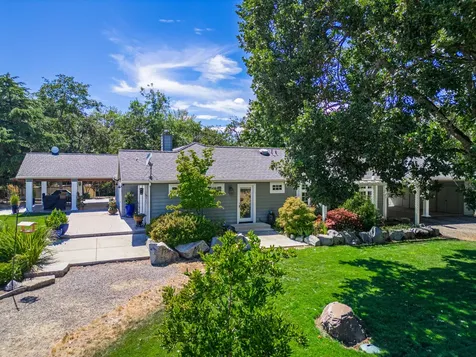 700 Rogue Wood Drive White City OR 97503