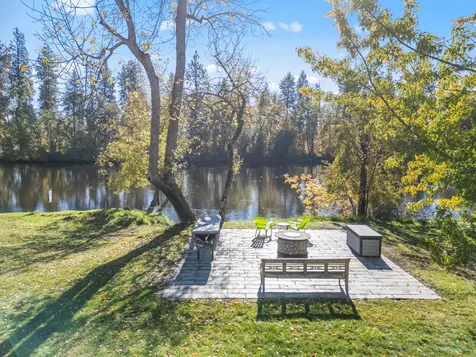 700 Rogue Wood Drive White City OR 97503