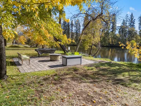 700 Rogue Wood Drive White City OR 97503