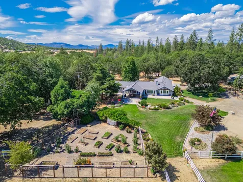 700 Rogue Wood Drive White City OR 97503