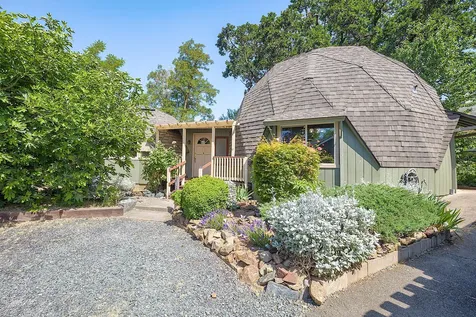 848 NE 8th Street Grants Pass OR 97526