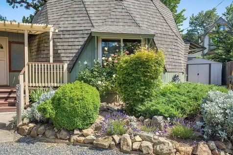848 NE 8th Street Grants Pass OR 97526