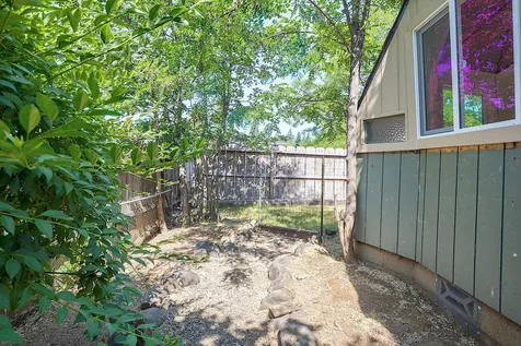 848 NE 8th Street Grants Pass OR 97526