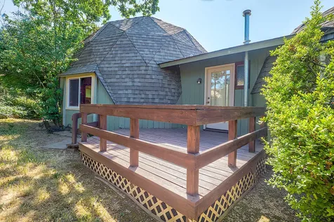 848 NE 8th Street Grants Pass OR 97526
