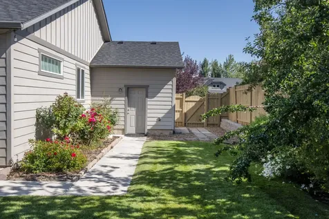 4800 SW Umatilla Avenue Redmond OR 97756