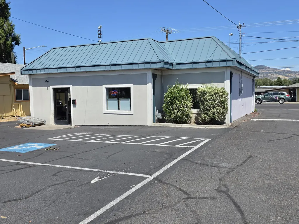 844 S Riverside Avenue Medford OR 97501