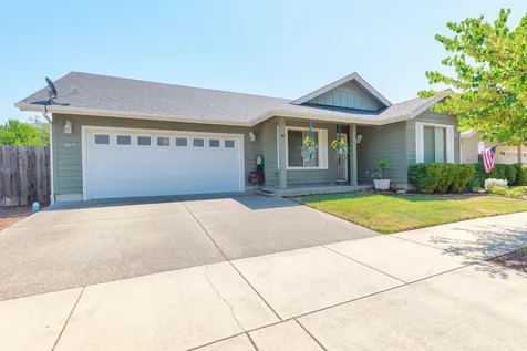 367 SW Wagner Meadows Drive Grants Pass OR 97526