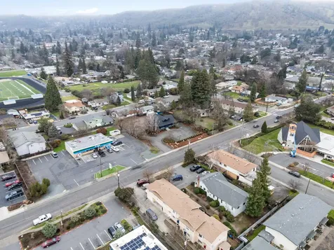 858 NE A Street Grants Pass OR 97526