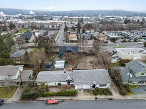 858 NE A Street Grants Pass OR 97526