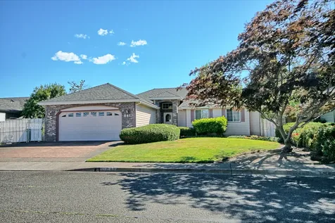 841 Brandon Street Central Point OR 97502