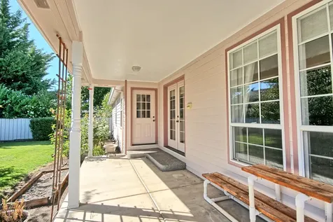 841 Brandon Street Central Point OR 97502