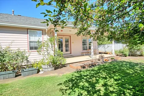 841 Brandon Street Central Point OR 97502