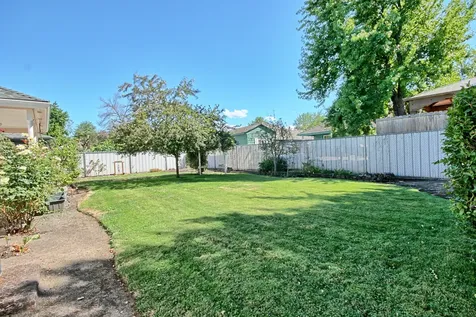 841 Brandon Street Central Point OR 97502
