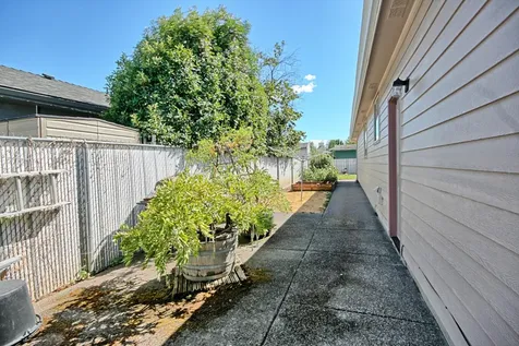 841 Brandon Street Central Point OR 97502