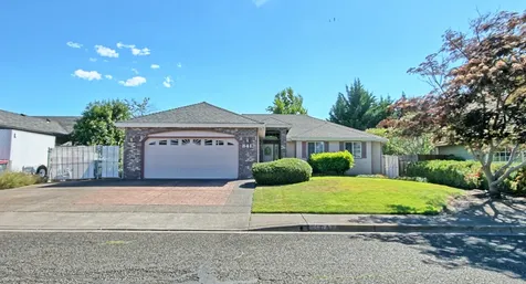 841 Brandon Street Central Point OR 97502