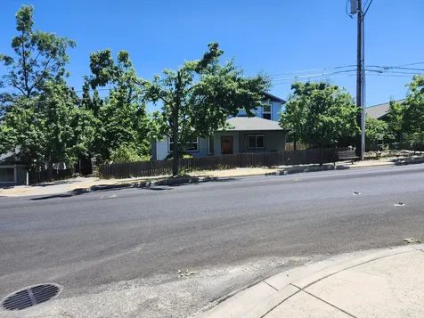 996 Spring Way Ashland OR 97520