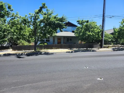 996 Spring Way Ashland OR 97520