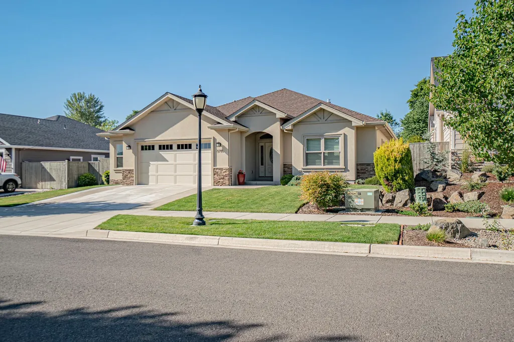 3735 Arizona Drive Medford OR 97504