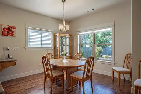 3735 Arizona Drive Medford OR 97504
