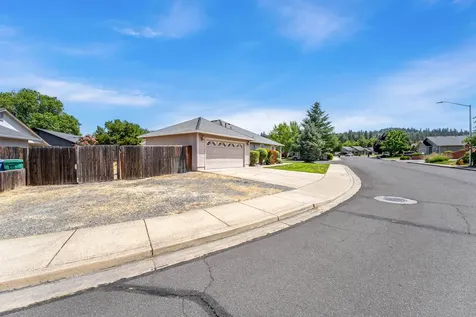 938 SW Princess Circle Grants Pass OR 97527