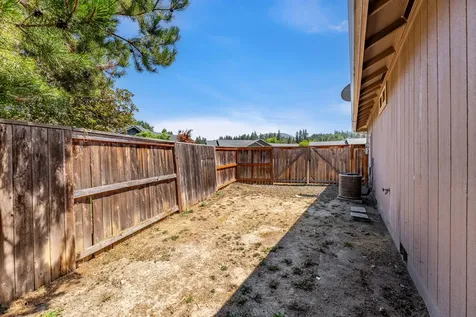 938 SW Princess Circle Grants Pass OR 97527