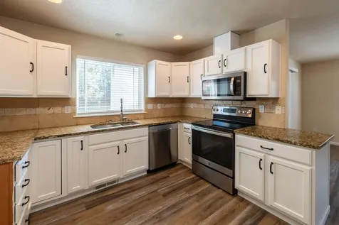 3616 SW Hillcrest Drive Redmond OR 97756