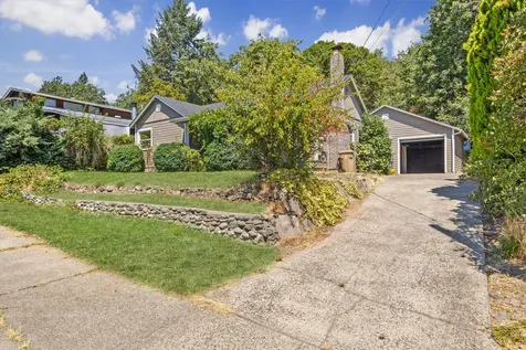 1128 NW Sunset Drive Grants Pass OR 97526