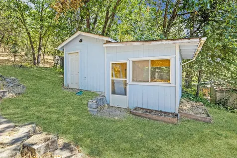 1128 NW Sunset Drive Grants Pass OR 97526