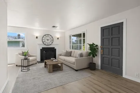 1128 NW Sunset Drive Grants Pass OR 97526