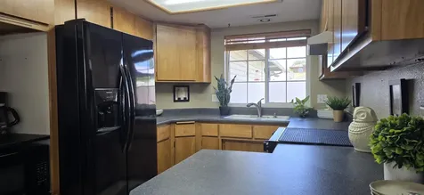 940 Glengrove Avenue Central Point OR 97502