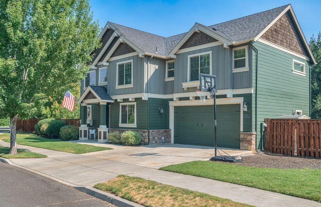630 NW 28th Street Redmond OR 97756