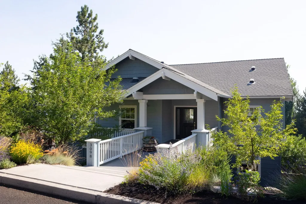 3098 NW Colonial Drive Bend OR 97703