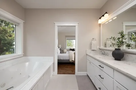 3098 NW Colonial Drive Bend OR 97703