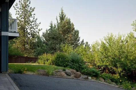 3098 NW Colonial Drive Bend OR 97703
