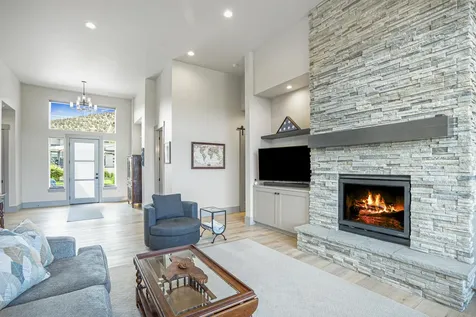 597 Highland Meadow Loop Redmond OR 97756