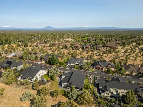 597 Highland Meadow Loop Redmond OR 97756
