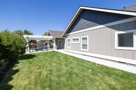 3776 SW Wickiup Place Redmond OR 97756