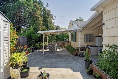 431 N 5th Street Central Point OR 97502