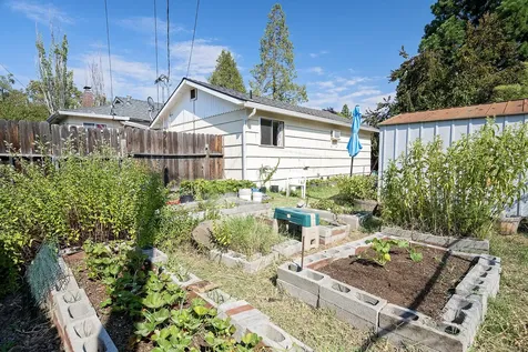 431 N 5th Street Central Point OR 97502