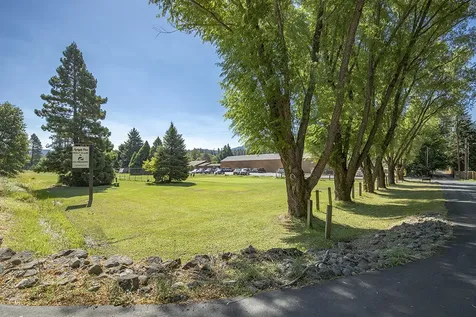 7342 New Hope Road Grants Pass OR 97527