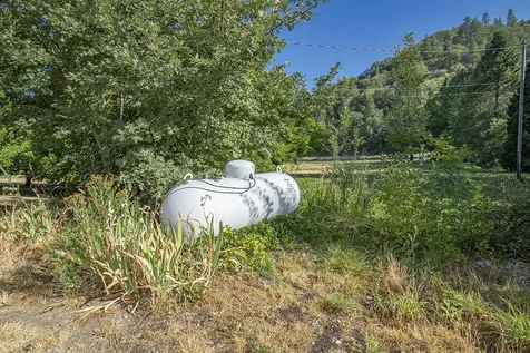 7342 New Hope Road Grants Pass OR 97527