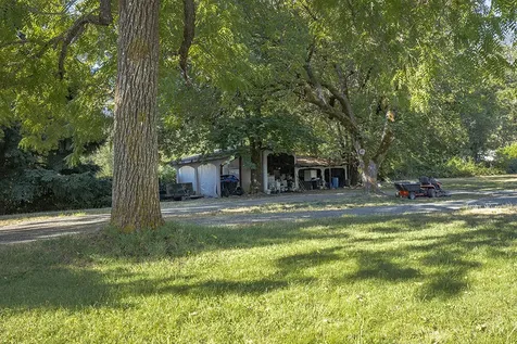 7342 New Hope Road Grants Pass OR 97527