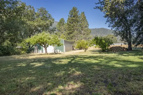 7342 New Hope Road Grants Pass OR 97527