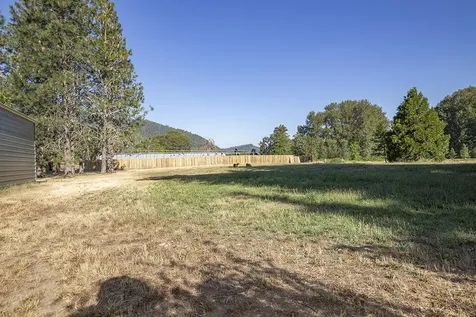 7342 New Hope Road Grants Pass OR 97527