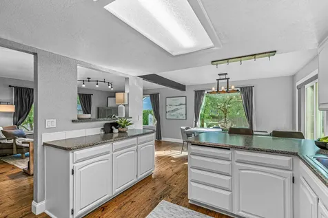 2430 Winslow Park Circle Medford OR 97504