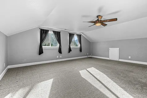 2430 Winslow Park Circle Medford OR 97504
